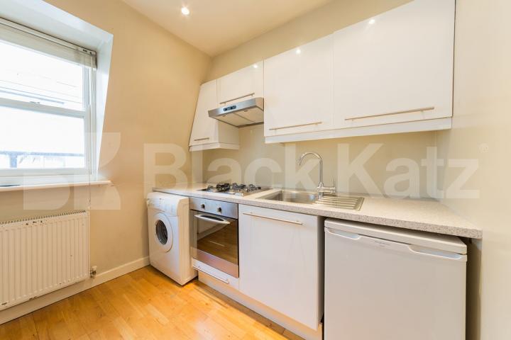 City Location 1 bedroom property with balcony near old street station Westland Place, Old Street